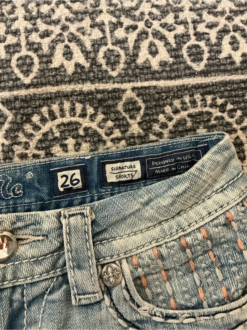 Miss Me Light Wash Denim Shorts - Light Blue sz26